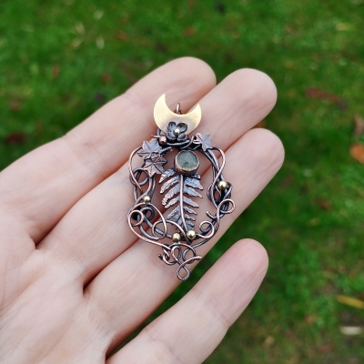 Naszyjnik z Paprocią i Prehnitem