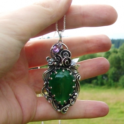 Artystyczny Wisiorek