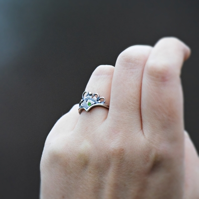 Pierścionek z Zielonym Kamieniem