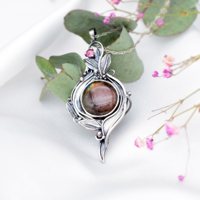 Wisiorek Zaczarowany Kwiat