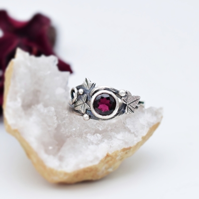 Roślinny Pierścionek z Bluszczem