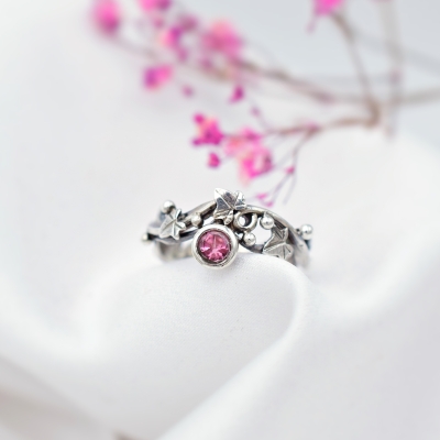 Pierścionek z Listkami i Turmalinem