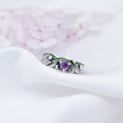 Pierścionek z Lawendowym Kamieniem