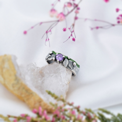 Pierścionek w Zieleni i Fiolecie